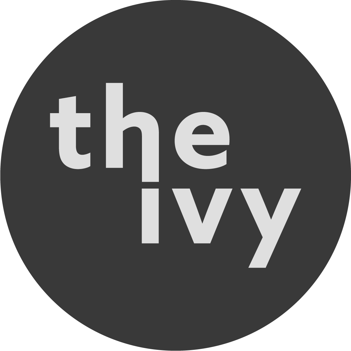 4. Logo the Ivy B&W nofilter